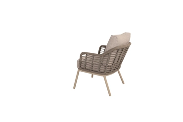 Puglia low dining chair latte met 2 kussen zijkant links, 4 Seasons Outdoor, tuinmeubels.nl